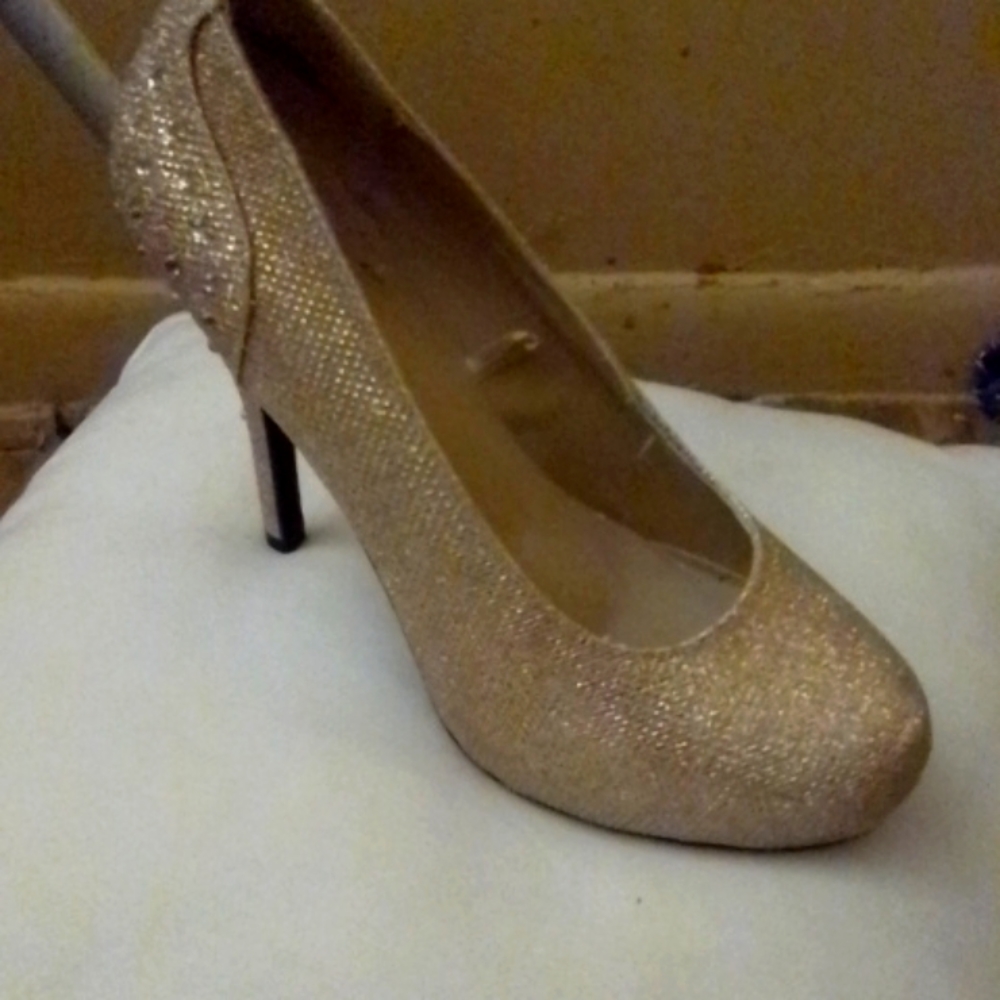 High heels shoes